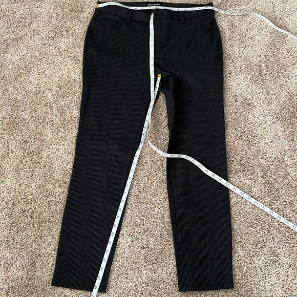 NWT - DKNY Jeans Ponte Zipper front Pant, Grey Houndstooth, size L - Picture 8 of 10